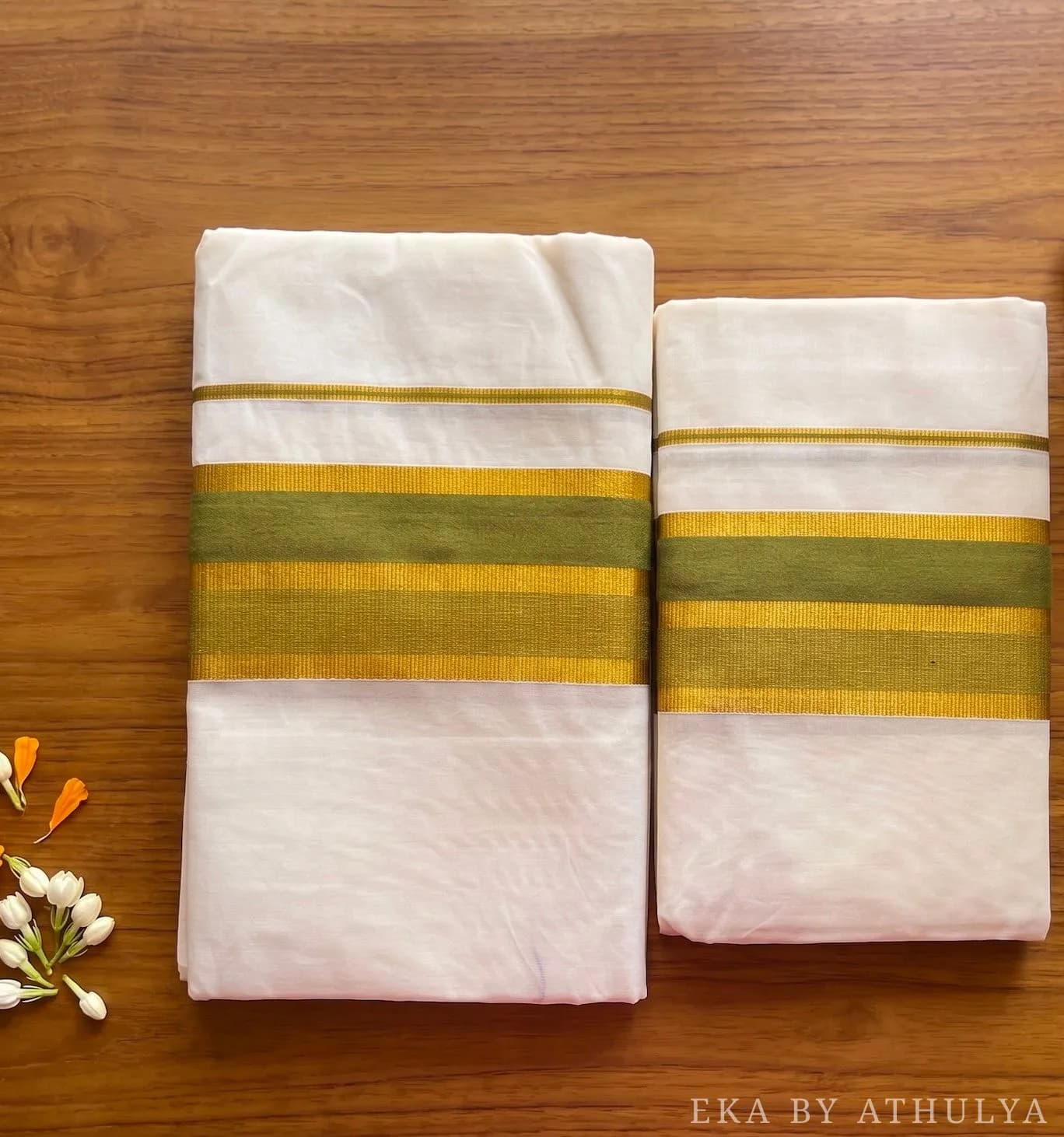Set Mundu With Green and Golden Border